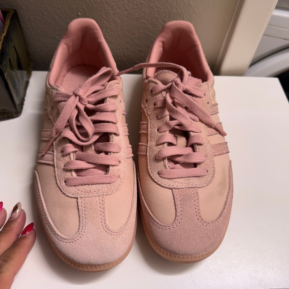 Women's Pink Sambas